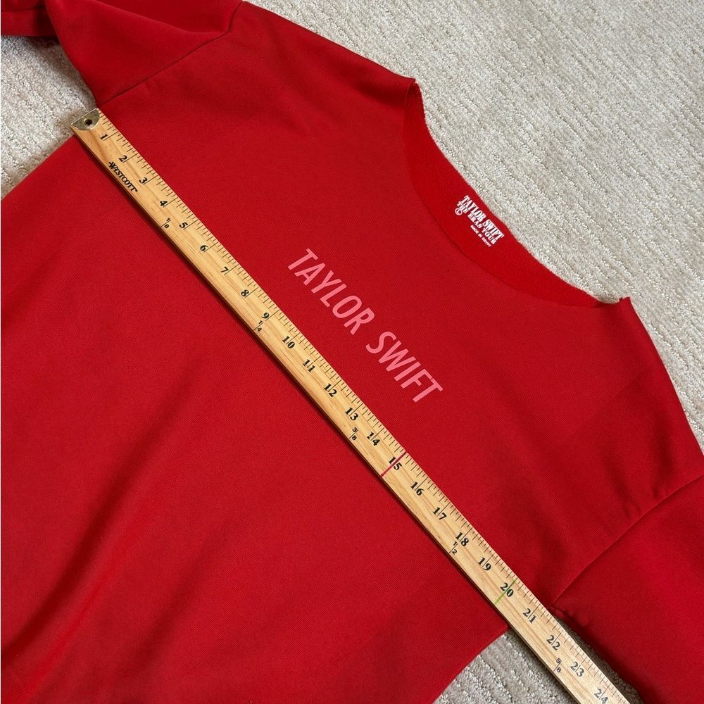 Taylor Swift The Eras Tour RED Taylor's Version Fleece Sweatshirt Size Large - Picture 6 of 9